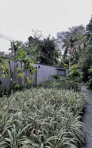 Casa à venda com 490m², 4 quartos e 7 vagas Casa à venda com 490m², 4 quartos e 7 vagasJardim