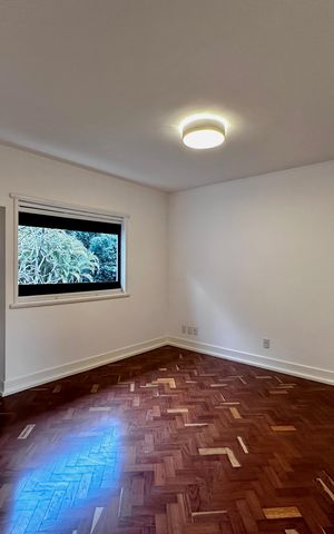Casa à venda com 490m², 4 quartos e 7 vagas Casa à venda com 490m², 4 quartos e 7 vagasSuíte 1