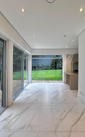 Casa à venda com 490m², 4 quartos e 7 vagas Casa à venda com 490m², 4 quartos e 7 vagasTerraço Gourmet