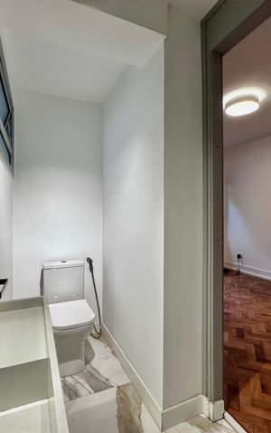 Casa à venda com 490m², 4 quartos e 7 vagas Casa à venda com 490m², 4 quartos e 7 vagasBanheiro Suíte 3 Térreo