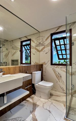 Casa à venda com 490m², 4 quartos e 7 vagas Casa à venda com 490m², 4 quartos e 7 vagasBanheiro Social