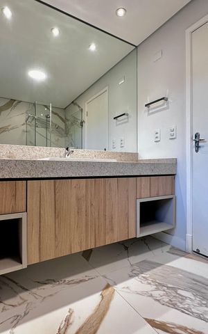 Casa à venda com 490m², 4 quartos e 7 vagas Casa à venda com 490m², 4 quartos e 7 vagasBanheiro Suíte 1