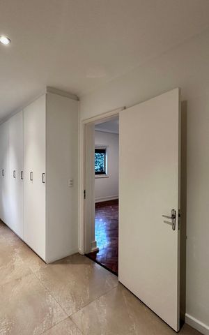 Casa à venda com 490m², 4 quartos e 7 vagas Casa à venda com 490m², 4 quartos e 7 vagasCloset Suíte 1