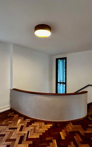 Casa à venda com 490m², 4 quartos e 7 vagas Casa à venda com 490m², 4 quartos e 7 vagasCorredor Quartos