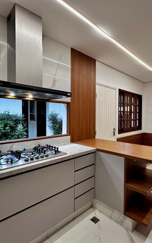 Casa à venda com 490m², 4 quartos e 7 vagas Casa à venda com 490m², 4 quartos e 7 vagasCozinha
