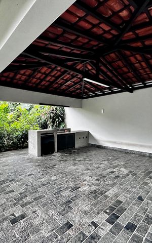 Casa à venda com 490m², 4 quartos e 7 vagas Casa à venda com 490m², 4 quartos e 7 vagasGaragem