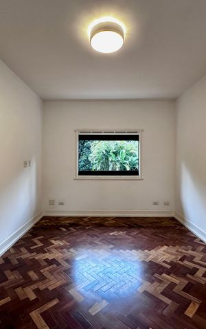 Casa à venda com 490m², 4 quartos e 7 vagas Casa à venda com 490m², 4 quartos e 7 vagasSuíte 2