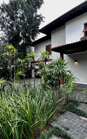 Casa à venda com 490m², 4 quartos e 7 vagas Casa à venda com 490m², 4 quartos e 7 vagasQuintal