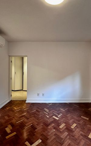 Casa à venda com 490m², 4 quartos e 7 vagas Casa à venda com 490m², 4 quartos e 7 vagasSuíte 1