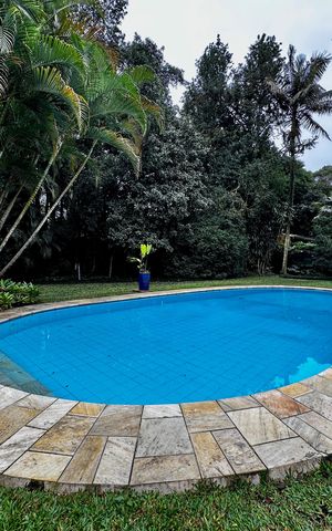 Casa à venda com 490m², 4 quartos e 7 vagas Casa à venda com 490m², 4 quartos e 7 vagasPiscina