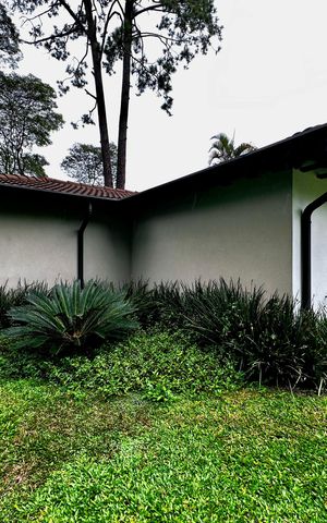 Casa à venda com 490m², 4 quartos e 7 vagas Casa à venda com 490m², 4 quartos e 7 vagasQuintal