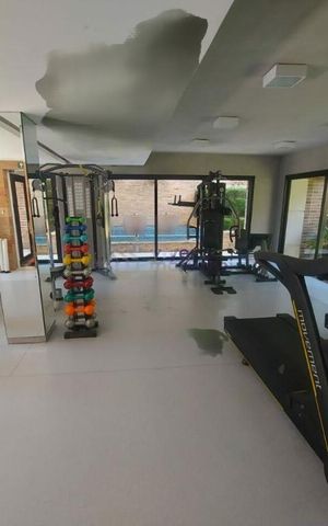 Apartamento à venda com 222m², 2 quartos e 4 vagas
