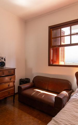 Casa à venda com 160m², 3 quartos e 3 vagas Casa à venda com 160m², 3 quartos e 3 vagasQuarto 2
