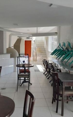 Casa à venda com 316m², 4 quartos e 6 vagas