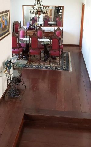 Casa à venda com 375m², 4 quartos e 5 vagas