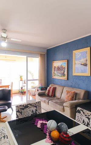 Apartamento à venda com 126m², 3 quartos e 2 vagas Apartamento à venda com 126m², 3 quartos e 2 vagasSala