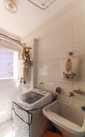 Apartamento à venda com 126m², 3 quartos e 2 vagas Apartamento à venda com 126m², 3 quartos e 2 vagasÁrea de Serviço