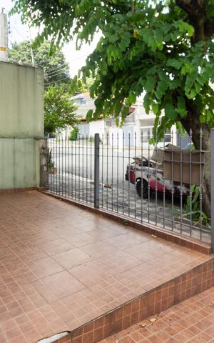 Casa à venda com 180m², 3 quartos e 2 vagas Casa à venda com 180m², 3 quartos e 2 vagasEntrada