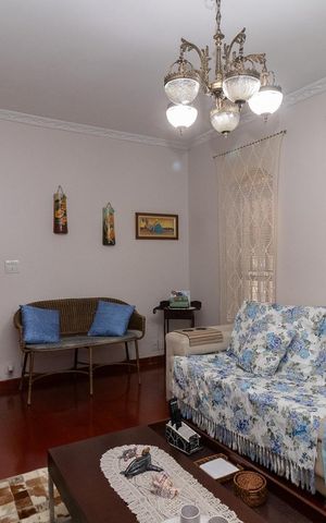 Casa à venda com 141m², 3 quartos e 4 vagasSala
