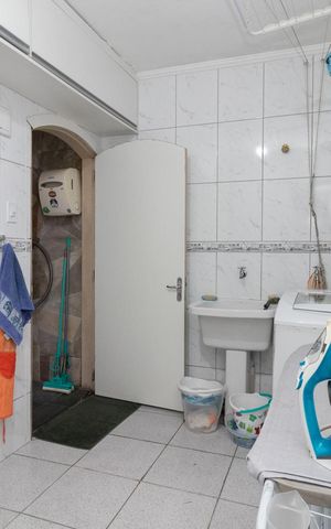 Casa à venda com 141m², 3 quartos e 4 vagasÁrea de Serviço