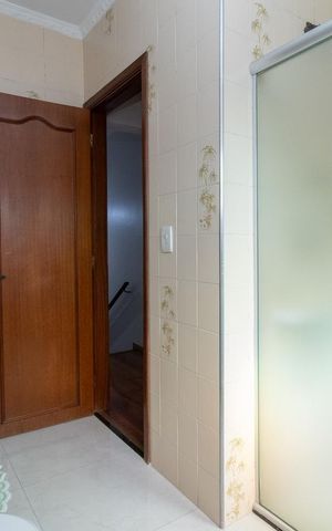 Casa à venda com 141m², 3 quartos e 4 vagasBanheiro