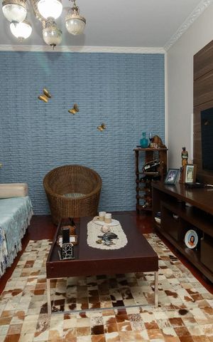Casa à venda com 141m², 3 quartos e 4 vagasSala