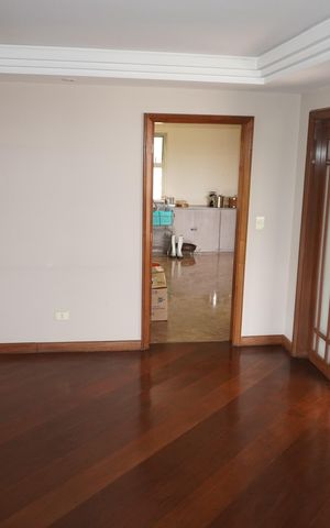 Apartamento à venda com 305m², 5 quartos e 4 vagasSala 3