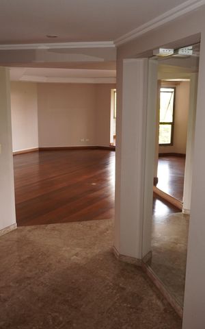 Apartamento à venda com 305m², 5 quartos e 4 vagasCorredor