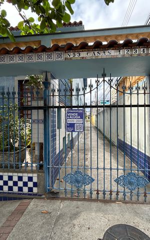 Casa à venda com 90m², 3 quartos e sem vagaFachada