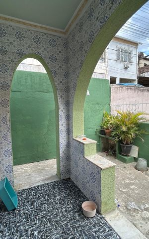 Casa à venda com 90m², 3 quartos e sem vagaÁrea comum