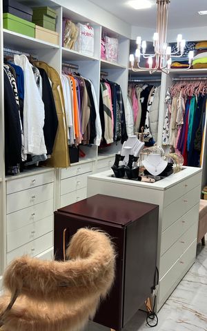 Apartamento à venda com 410m², 3 quartos e 3 vagasCloset