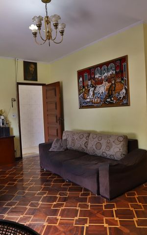 Casa à venda com 220m², 3 quartos e 9 vagas Casa à venda com 220m², 3 quartos e 9 vagasSala