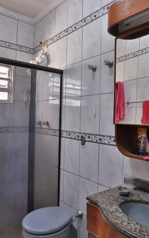 Casa à venda com 220m², 3 quartos e 9 vagas Casa à venda com 220m², 3 quartos e 9 vagasBanheiro do Quarto 1