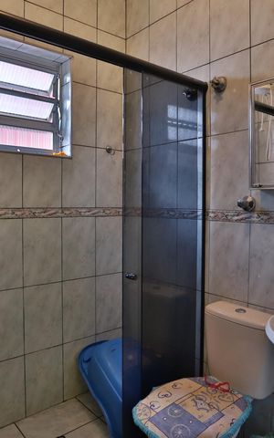 Casa à venda com 220m², 3 quartos e 9 vagas Casa à venda com 220m², 3 quartos e 9 vagasBanheiro