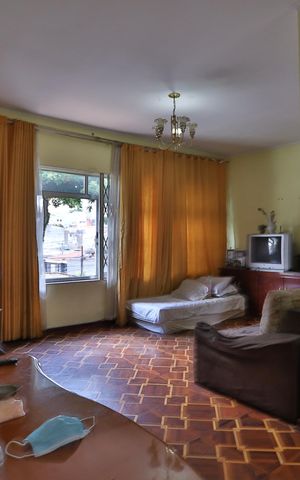 Casa à venda com 220m², 3 quartos e 9 vagas Casa à venda com 220m², 3 quartos e 9 vagasSala