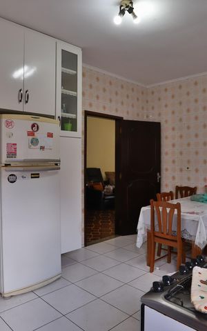 Casa à venda com 220m², 3 quartos e 9 vagas Casa à venda com 220m², 3 quartos e 9 vagasCozinha