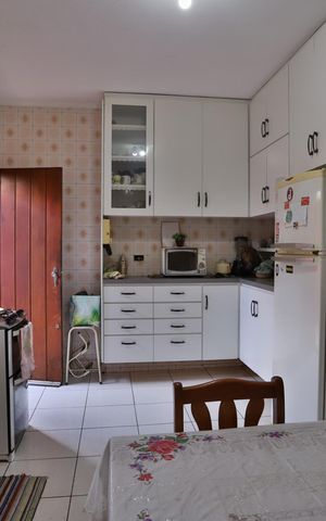 Casa à venda com 220m², 3 quartos e 9 vagas Casa à venda com 220m², 3 quartos e 9 vagasCozinha