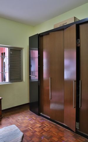Casa à venda com 220m², 3 quartos e 9 vagas Casa à venda com 220m², 3 quartos e 9 vagasQuarto 3