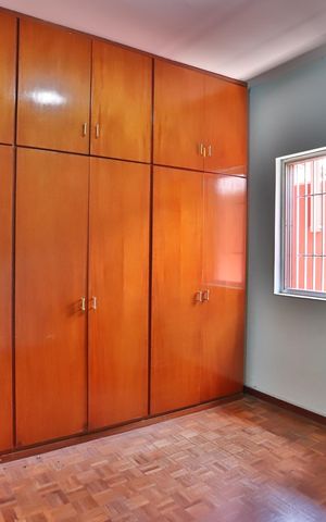 Casa à venda com 220m², 3 quartos e 9 vagas Casa à venda com 220m², 3 quartos e 9 vagasQuarto 2