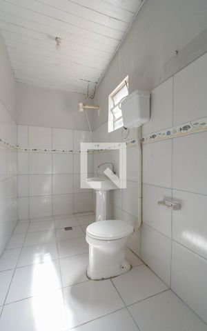 Casa à venda com 48m², 2 quartos e 2 vagasBanheiro