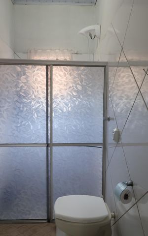 Casa à venda com 48m², 2 quartos e 2 vagasBanheiro