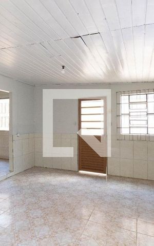Casa à venda com 48m², 2 quartos e 2 vagasSala/Cozinha
