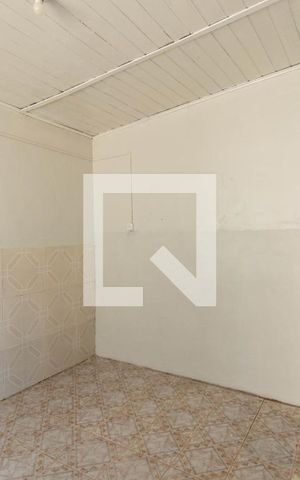 Casa à venda com 48m², 2 quartos e 2 vagasSala/Cozinha