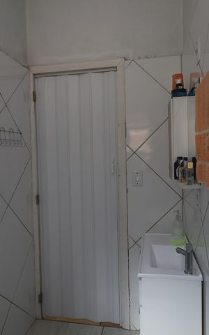 Casa à venda com 48m², 2 quartos e 2 vagasBanheiro