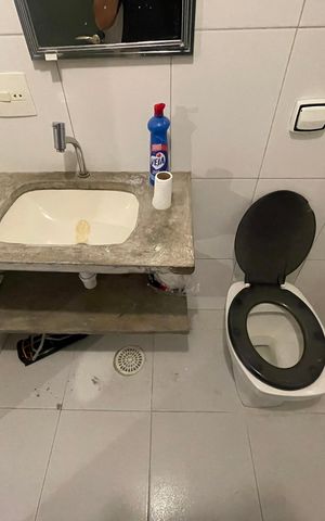Apartamento à venda com 64m², 2 quartos e sem vaga Apartamento à venda com 64m², 2 quartos e sem vagaBanheiro Social