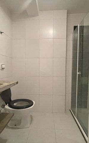 Apartamento à venda com 64m², 2 quartos e sem vaga Apartamento à venda com 64m², 2 quartos e sem vagaBanheiro Social