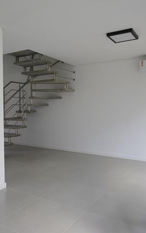 Casa de condomínio para alugar com 120m², 3 quartos e 2 vagasSala