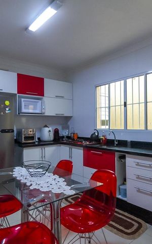 Casa à venda com 230m², 2 quartos e 2 vagasCozinha