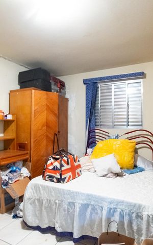 Casa à venda com 307m², 3 quartos e 2 vagas Casa à venda com 307m², 3 quartos e 2 vagasQuarto Casa 2