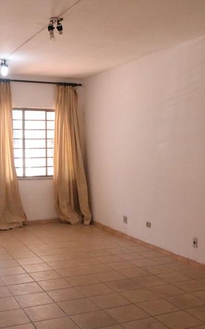 Casa à venda com 80m², 2 quartos e 1 vagaSala